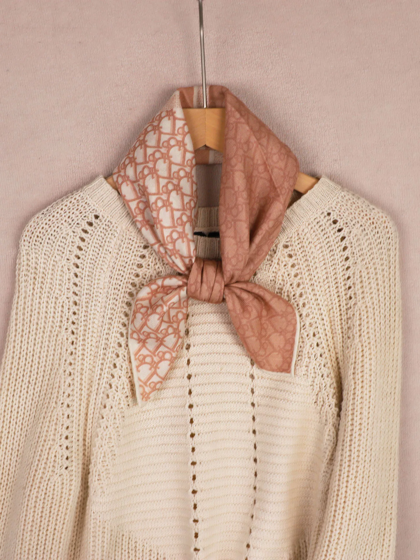 soft-color-d-ape-silk-wool-scarf-versatile-all-season-small-square-scarf-for-men-and-women-in-autumn-winter-and-spring