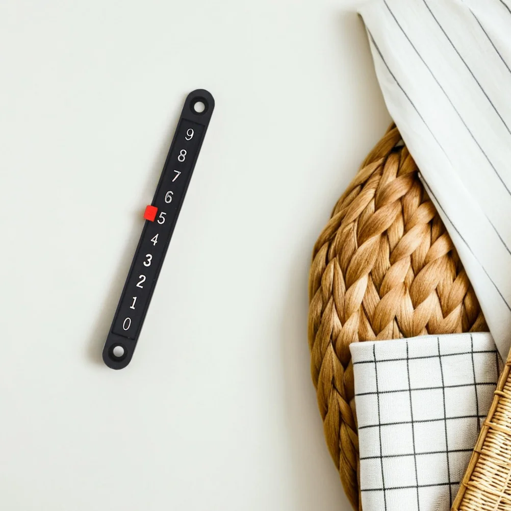 4 قطع من لوحة النتائج البلاستيكية المتينة وصديقة للأطفال وسهلة التجميع للتجمعات العائلية وحامل النتيجة