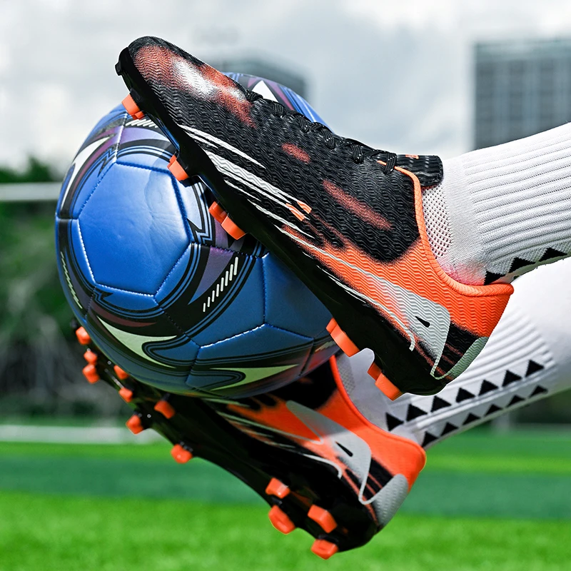

2025 Men's Ultralight Football Boots Cleats Outdoor Soccer FG Non-Slip Training Shoes with Long Spikes for Match Play