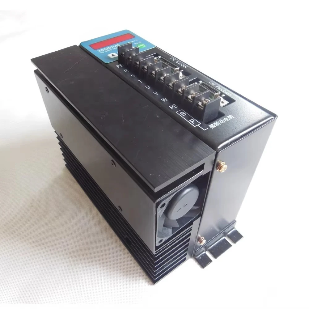 

XCS2011A5 AC Servo Amplifier Replaced XCS2009A XCS2006A 3KW AC 220v Servo Motor Amplifier Driver Bag Making Machine Servo Driver