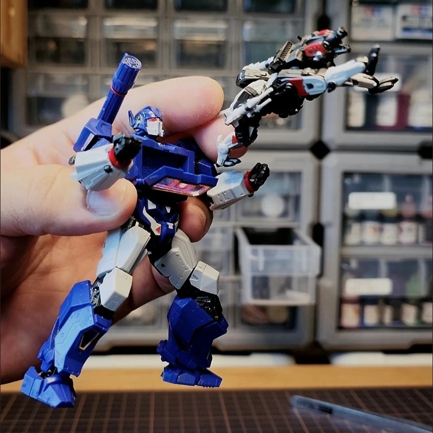 

В наличии: Трансформеры Trumpeter SK05 Soundwave & Ravage Smart Kit, сборная модель без клея, подвижные фигурки-игрушки