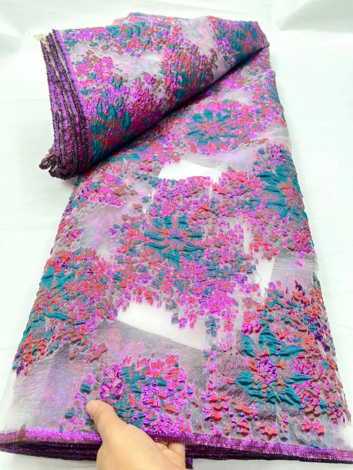 

Африканское кружевное полотно 2026: Высококачественная французская жаккардовая ткань с золотым брокатом для женских свадебных и праздничных платьев VHD6405