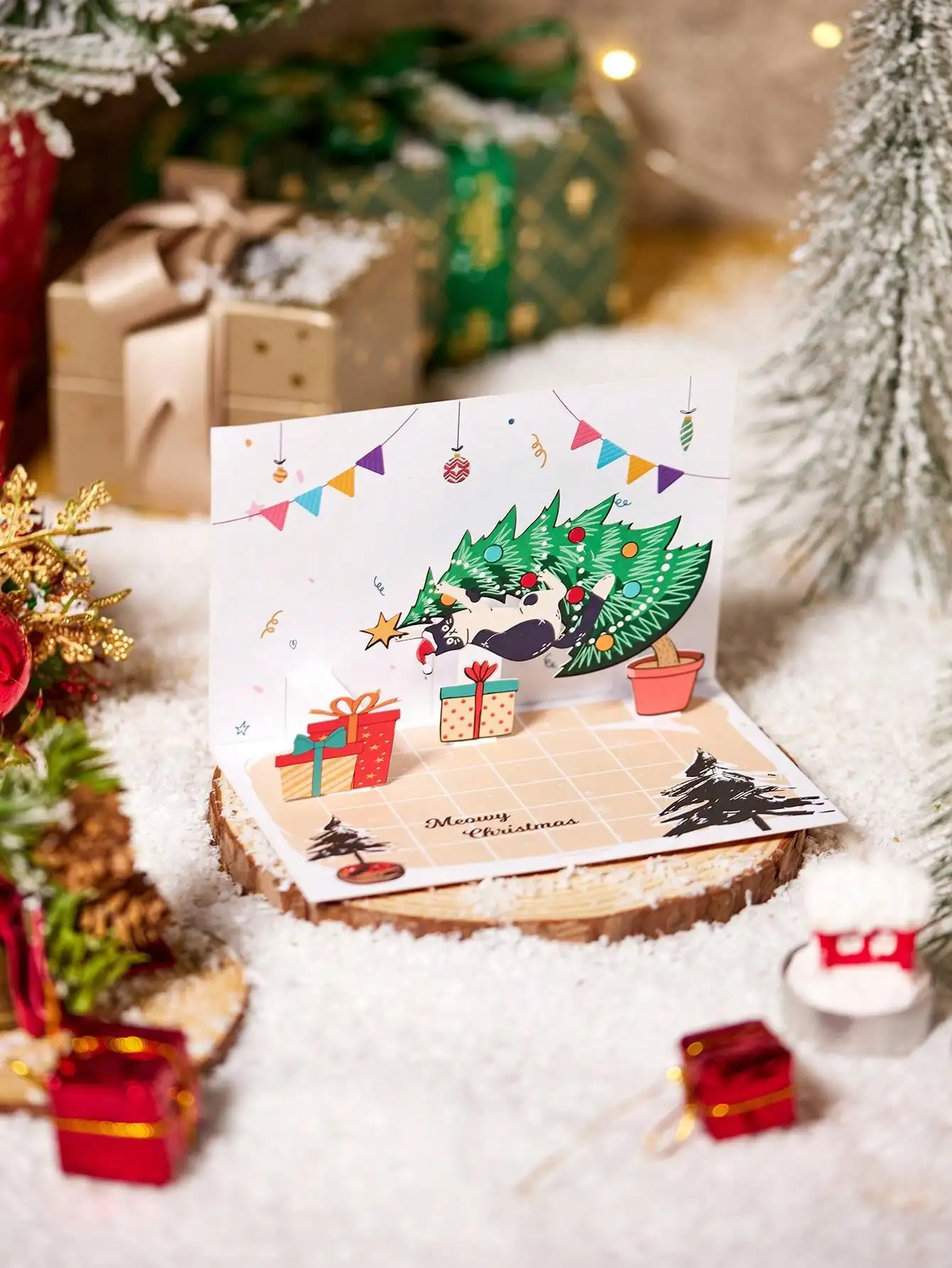 Weihnachtsgrußkarte mit Pop-Up-Design für Kätzchen und Baum