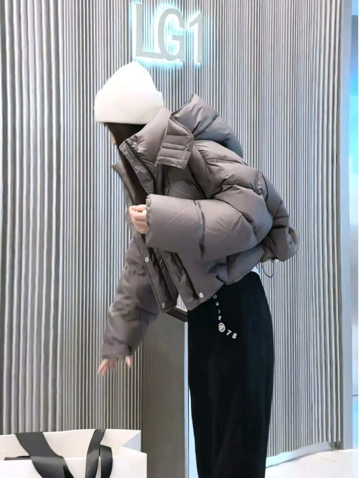 

Зимняя утолщенная куртка-пальто с флисовой подкладкой, короткая, модная, женская, в корейском стиле, прямого кроя, с длинными рукавами, на молнии