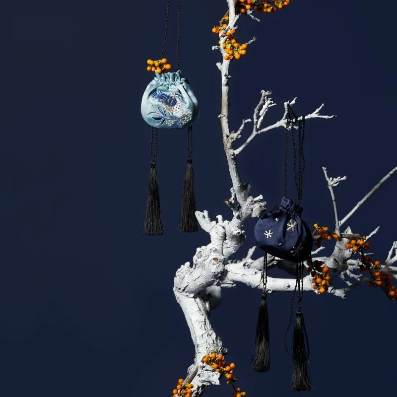 sac-decoratif-de-rangement-pour-the-oolong-aux-chrysanthemes-brode-serigraphie-beast-wild-beast-accessoires-de-mode-ideal-comme-cadeau