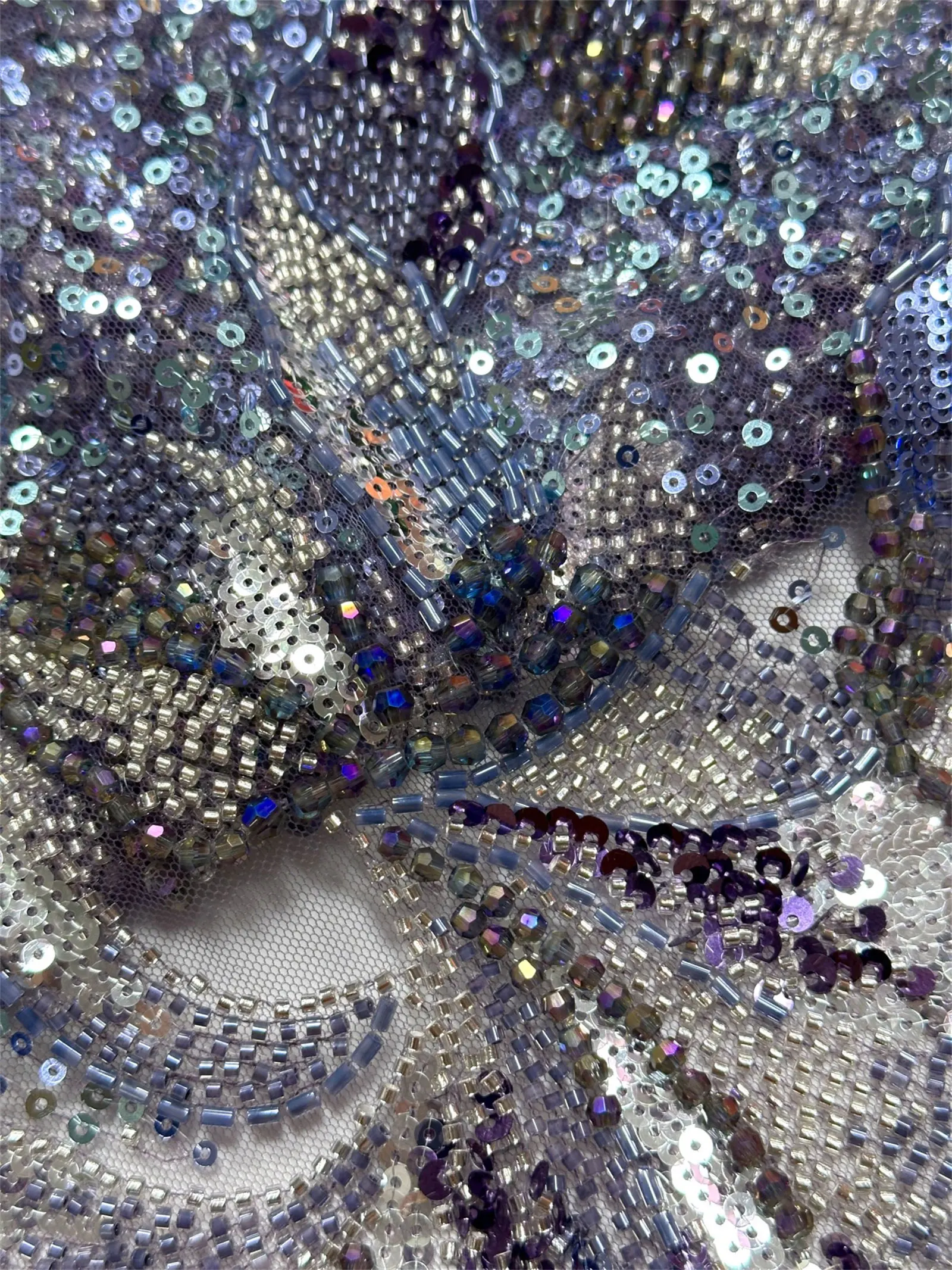 Hochwertiger, luxuriöser afrikanischer bestickter Pailletten-Spitzenstoff, 2026 nigerianischer Perlen-Spitzenstoff, geeignet für Hochzeitskleider. – Detail 11