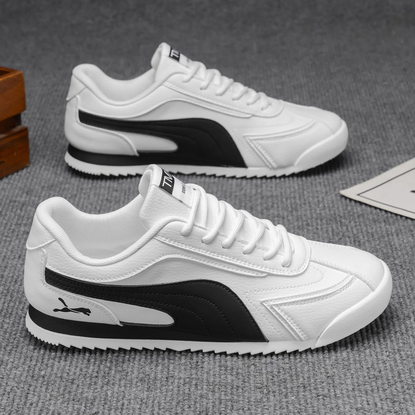 

Men's Casual Shoes Sneakers 2026 Summer Male Anti-slip Outdoor Sports Leisure Shoes Soft Sole Running Fashion Walking Shoes