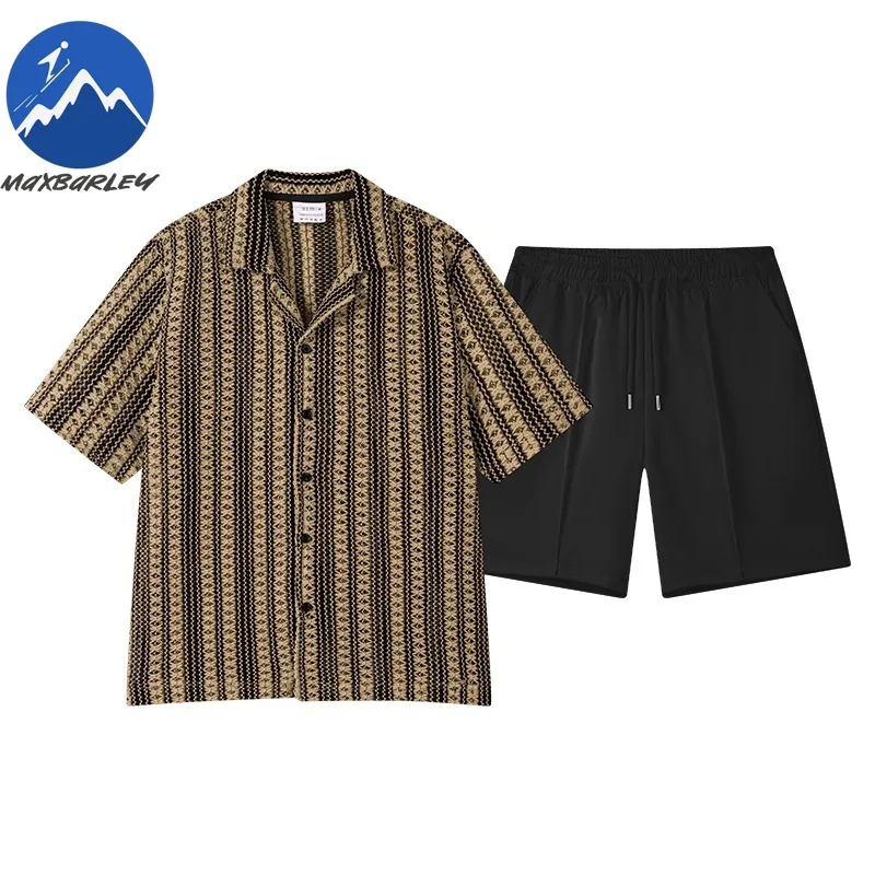 

Мужской летний повседневный костюм Maxbarley 2026: модный комплект из рубашки с коротким рукавом в полоску и шорт, однотонный, из двух предметов