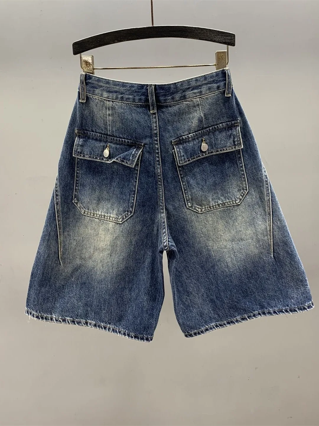 Retro Style Men's Denim Shorts Casual Hole Punch Straight Leg Five-Point Mid-Calf Summer Fashion Trend Casual Loose Fit