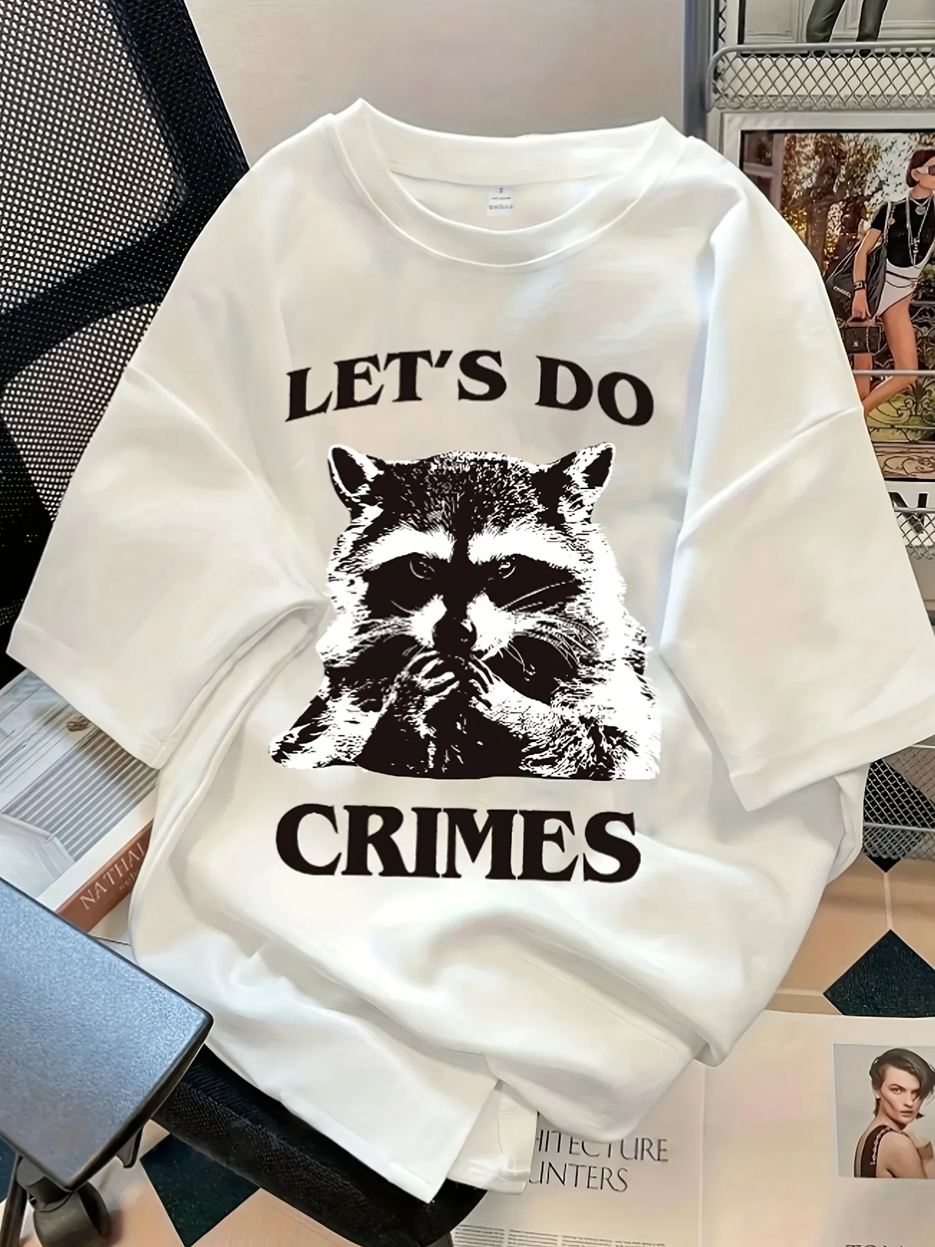 【2332】تيشيرت نسائي بمقاس كبير ورقبة دائرية وأكمام قصيرة مع نصف كم مرن ومطبوعات عصرية