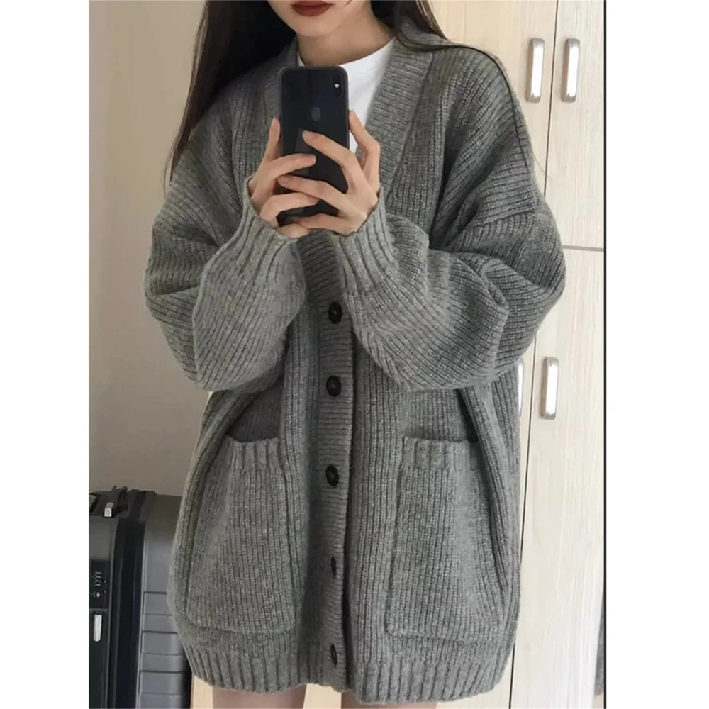 Sweater jacket women's autumn/winter 2024 loose fit Japanese lazy style retro soft and sticky knitted cardigan