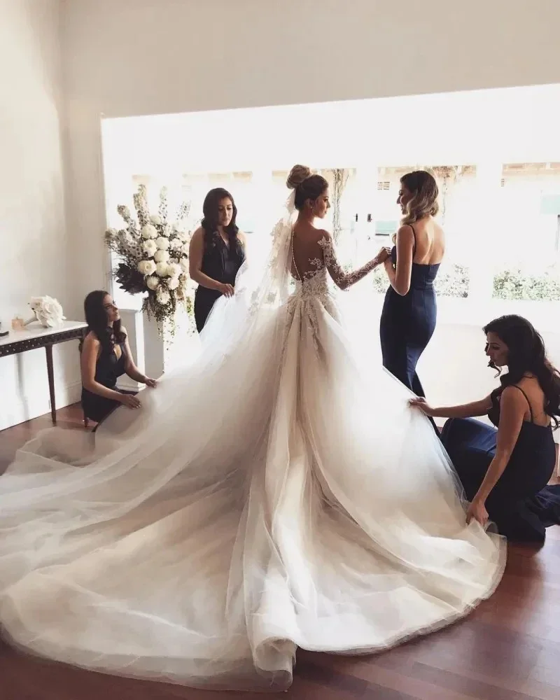 

Customized Lace Ball Gown Wedding 2024 Fall Plus Size Sheer Beach Bridal Gowns Long Sleeves Beach Pearls Bridal Dress