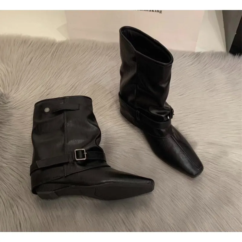 

New Western Cowboy Boots Women Fall New Round Toe Metal Belt Buckle Pleated Stack Vintage Block Heel Shortho Boots