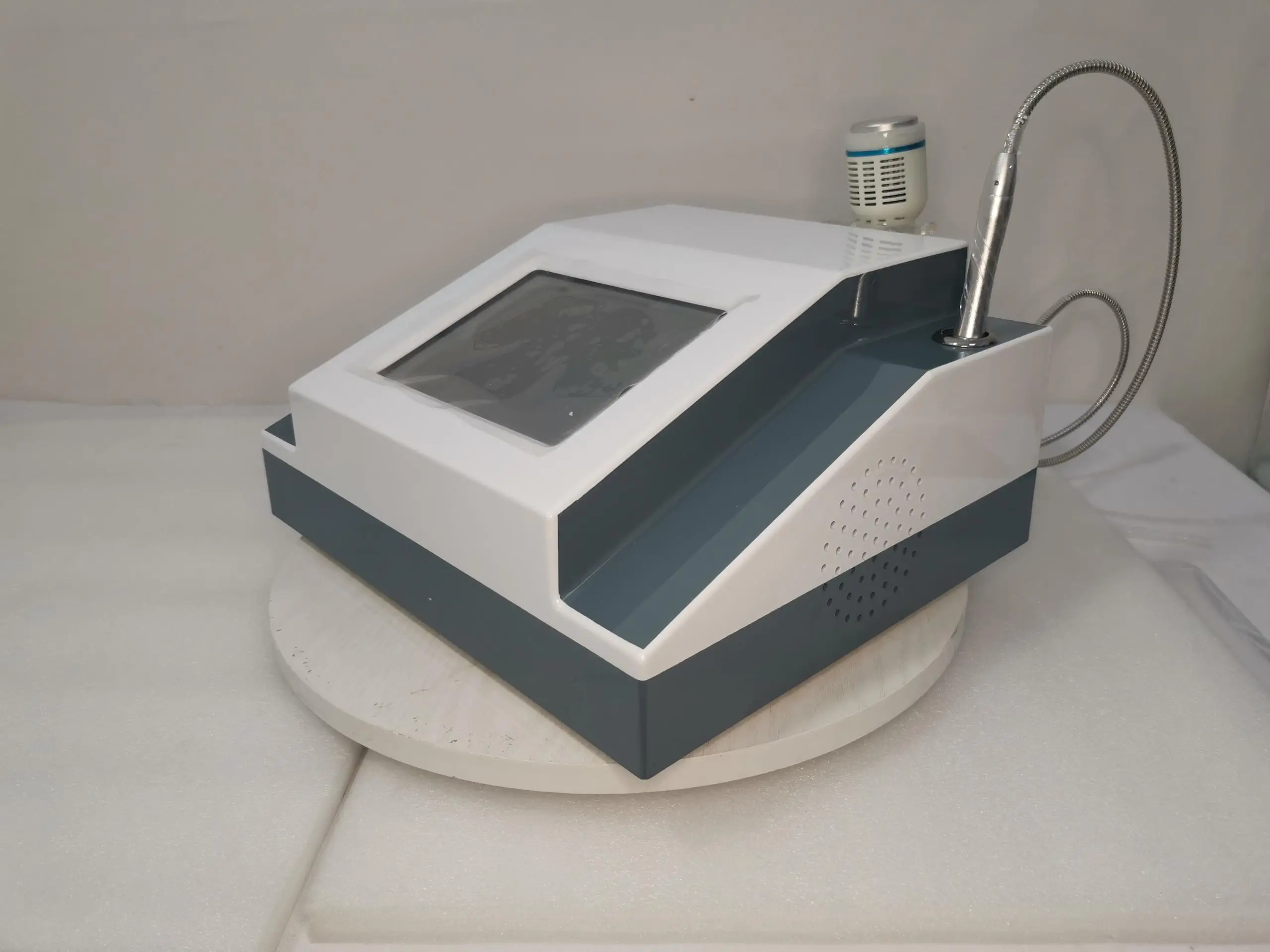 Chinese Factories Promote 980nm Laser Varicose Vein Surgery Laser Machine For Vein Removal Beauty Equipment - view 3