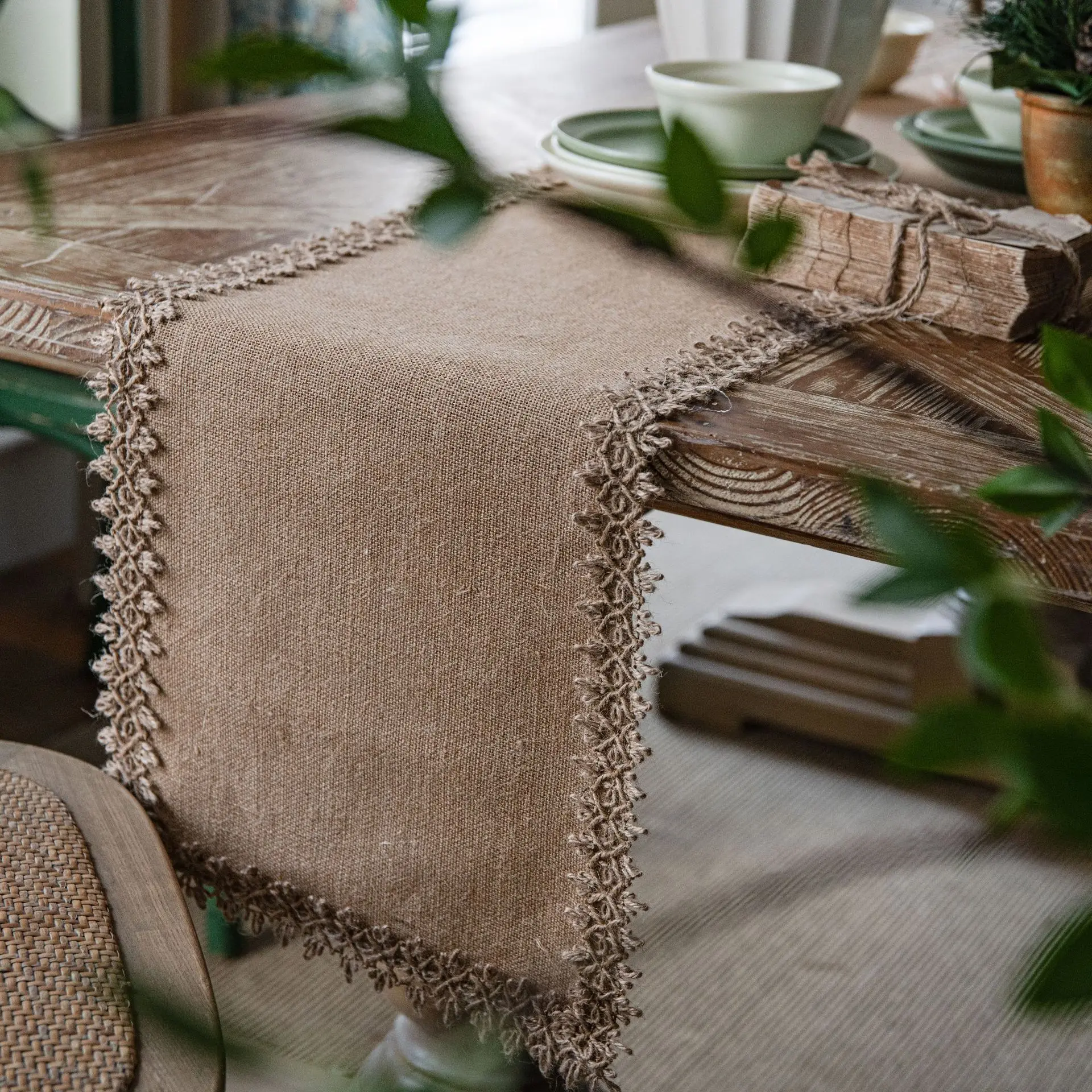 Natural Burlap Cotton Boho Table Runner with Tassels Table Setting for Dining Wedding Party Table Decor Christmas Table Runners