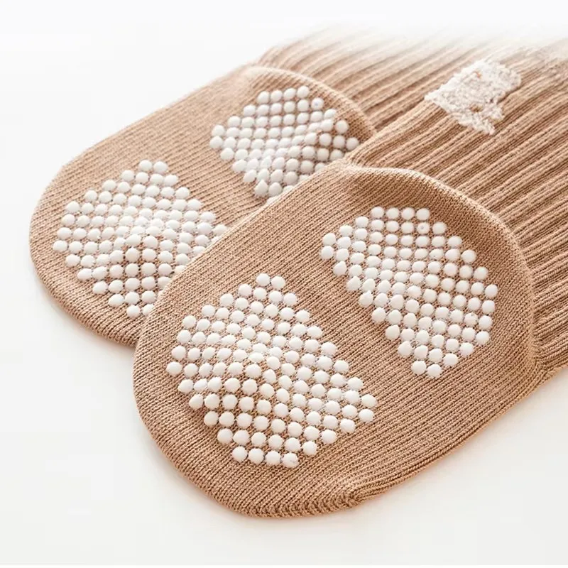 3 زوج/وحدة الخريف الشتاء 0-5Y طفل الفتيان الفتيات عدم الانزلاق التطريز الكرتون الجوارب عالية الجودة القطن الخالص الصلبة القابض الجوارب