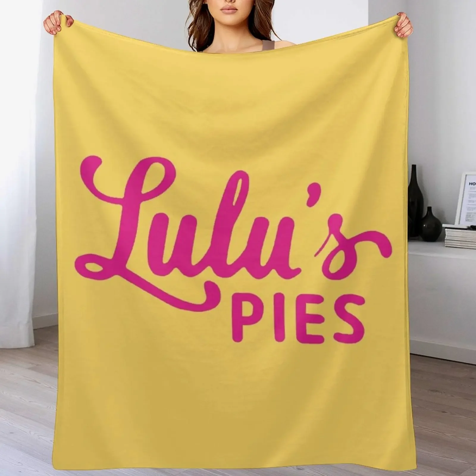 

Lulu's Pies Menu Logo - Waitress the Musical - Broadway, West End Throw Blanket Luxury Brand Retros Blankets