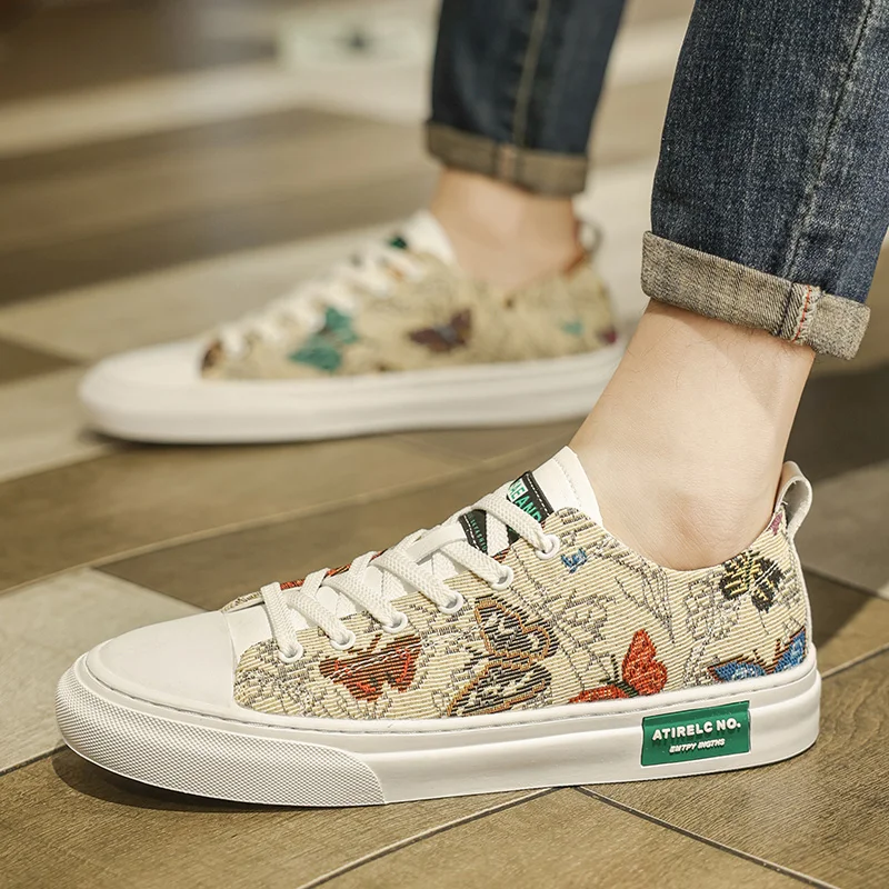 

Акция летней моды 2025: новые легкие роскошные универсальные повседневные тканевые туфли с вышивкой, спортивные туфли для доски, студенческие туфли на плоской подошве