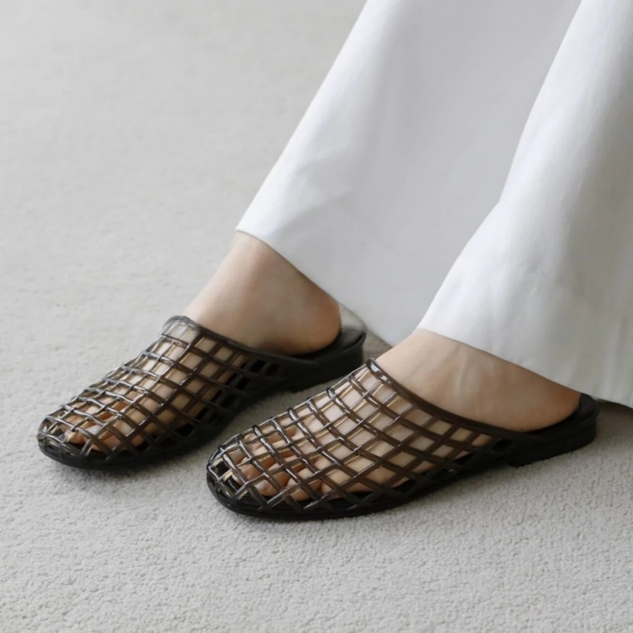 Fashion Korean Ins Outdoor Hollow Crystal Shoes Versatile Simple Slip on Slide Slippers Daily Commute Seaside Travel Slippers