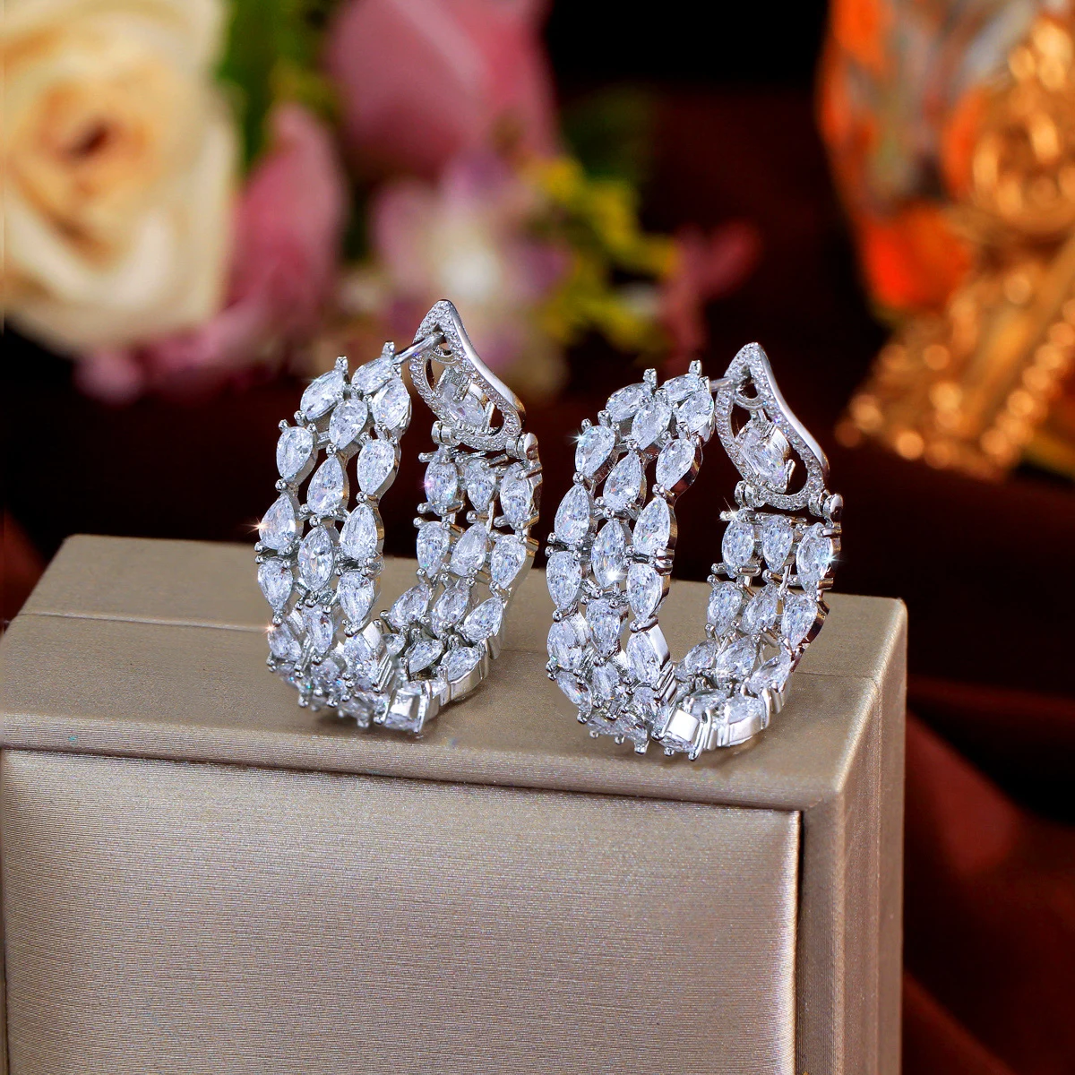 CWWZircons Clear White Double Sided CZ Paved Triple Round Big Chunky Hoop Earrings for Women Luxury Wedding Party Jewerly E0935