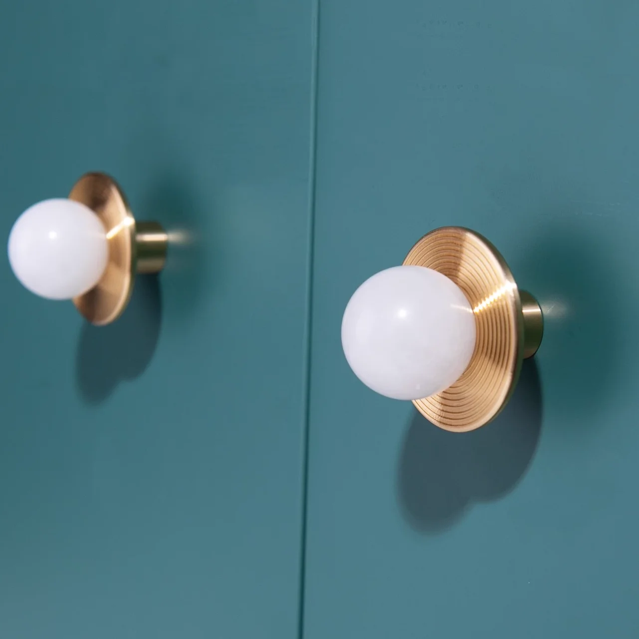 [Factory Wholesale] Single Hole Luxury Brass Cabinet Pulls Premium Bookcase Handles High Quality Pulls Simple Wardrobe Pulls