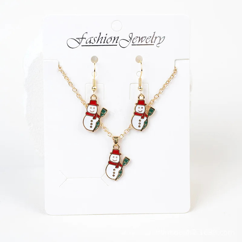 

Simple Luxury Gold Plated imitation Pearl Earrings and Necklace Set Fashionable and Unique Women's Jewelry Set