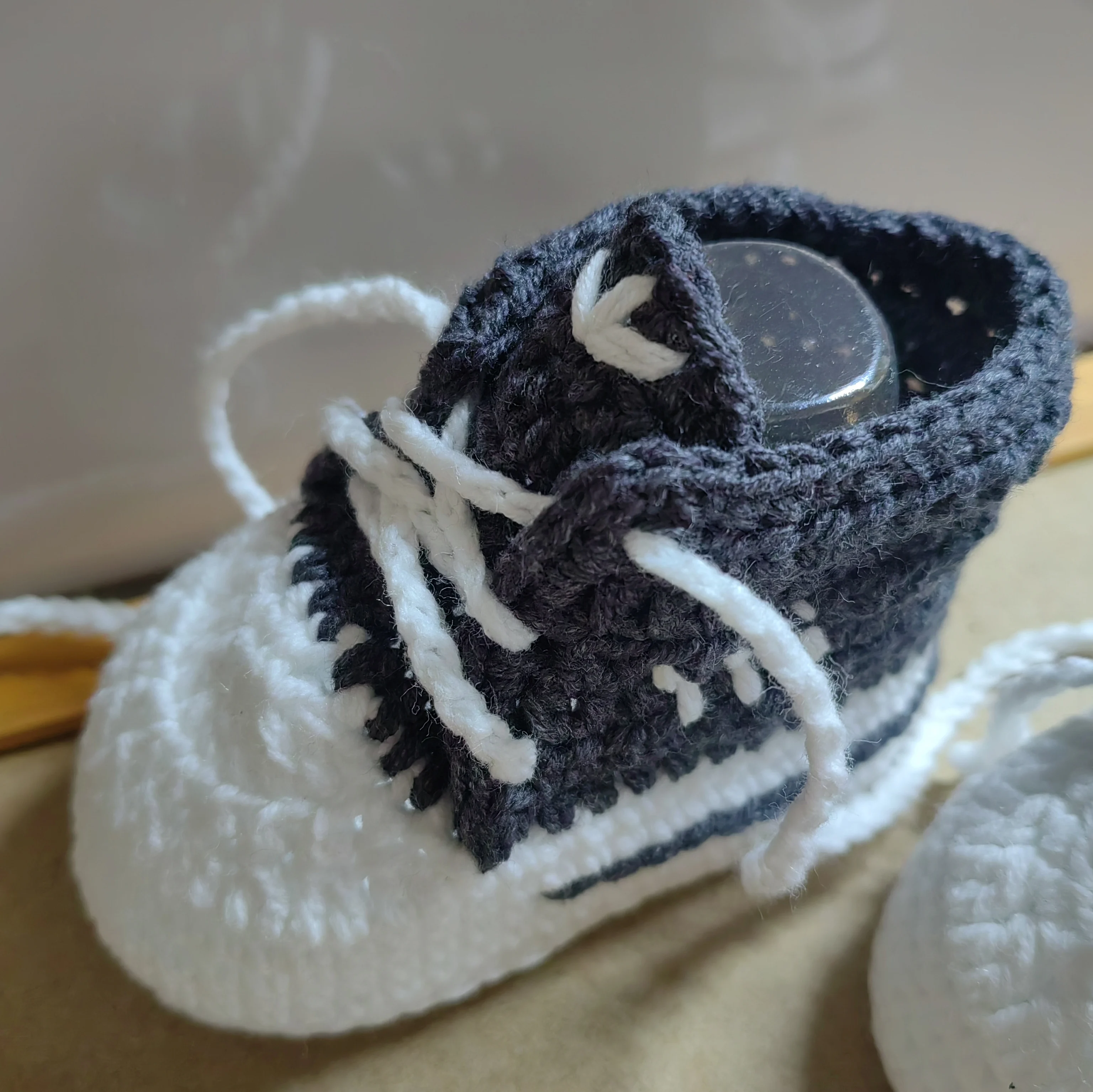 Newborn Baby Shoes Handmade Infant Boy Girl Boots Mittens Knitted Fashion Kid Clothing Accessories