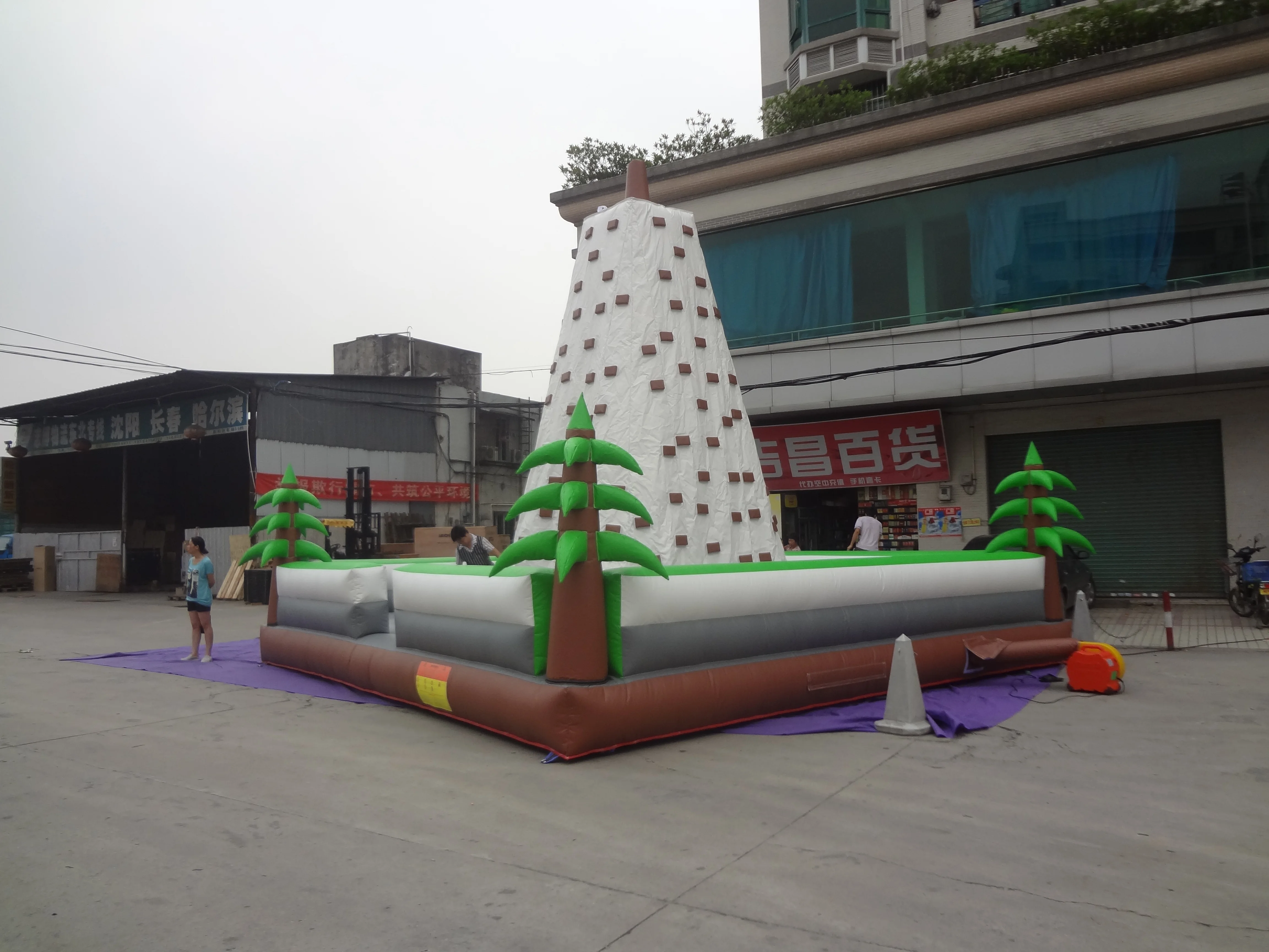 Camouflage Inflatable Climbing Mountain Inflatable Rock Climbing Wall for Sale