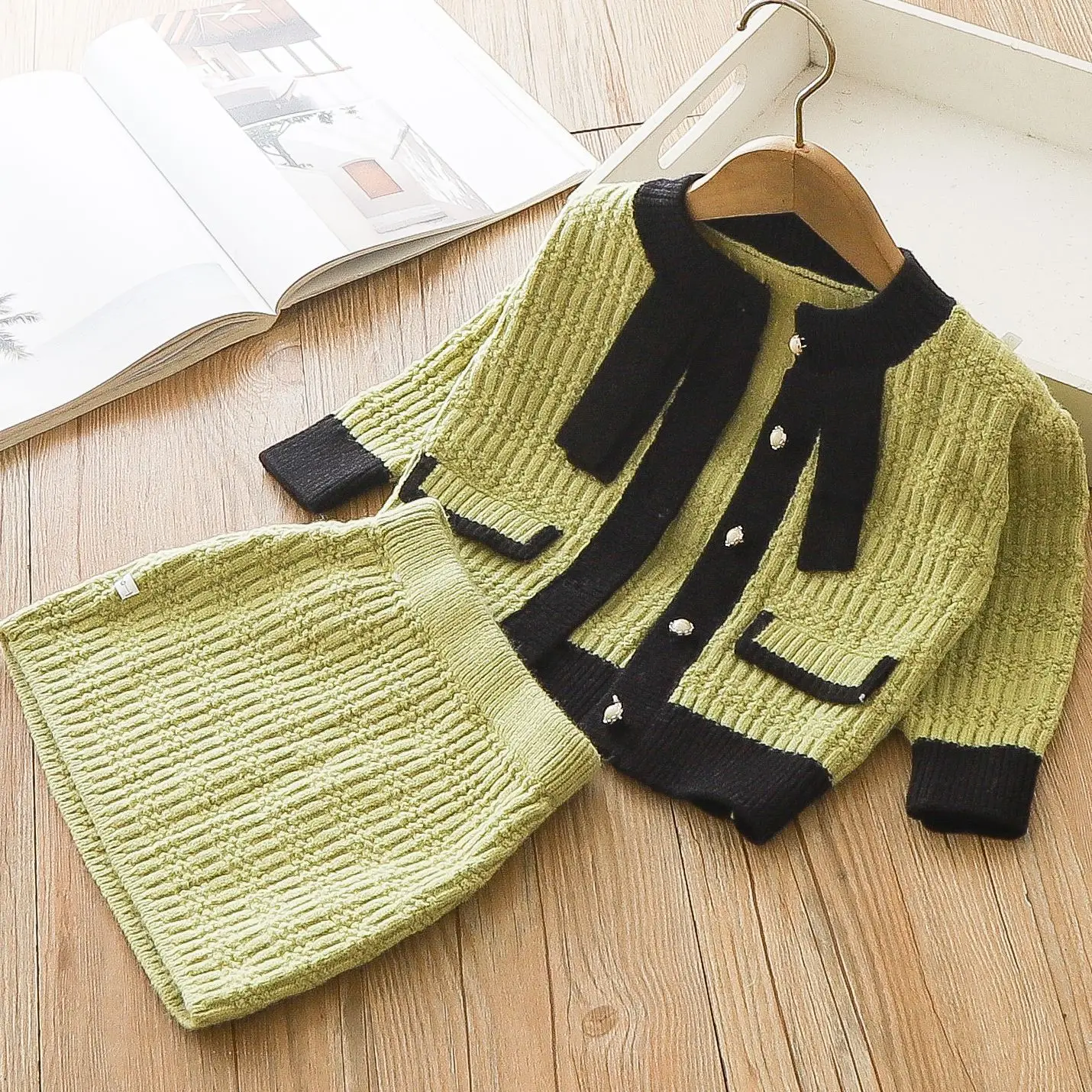 2024 autumn new children's sweater small fragrant wind knitted cardigan + skirt girls two-piece set