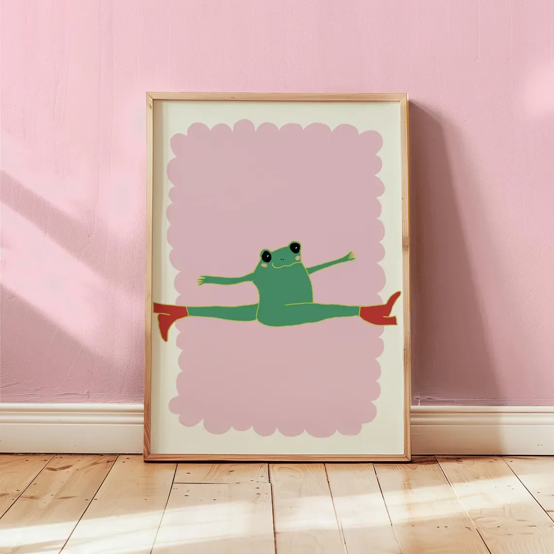 Arte de pared de rana bailarina caprichosa - Impresión gráfica adorable de una rana con botas rojas, en una pose de pierna abierta alegre, con suaves detalles en relieve.