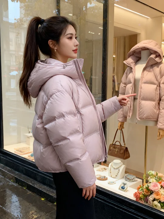 

Очаровательное короткое зимнее пальто-бушлат из теплого розового хлопка в корейском стиле, новинка 2025 года, для женщин