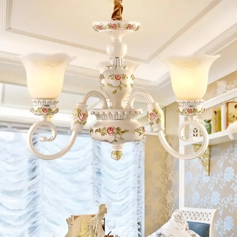 

European style romantic living room pendant light, luxurious, creative, resin retro countryside restaurant pendant light