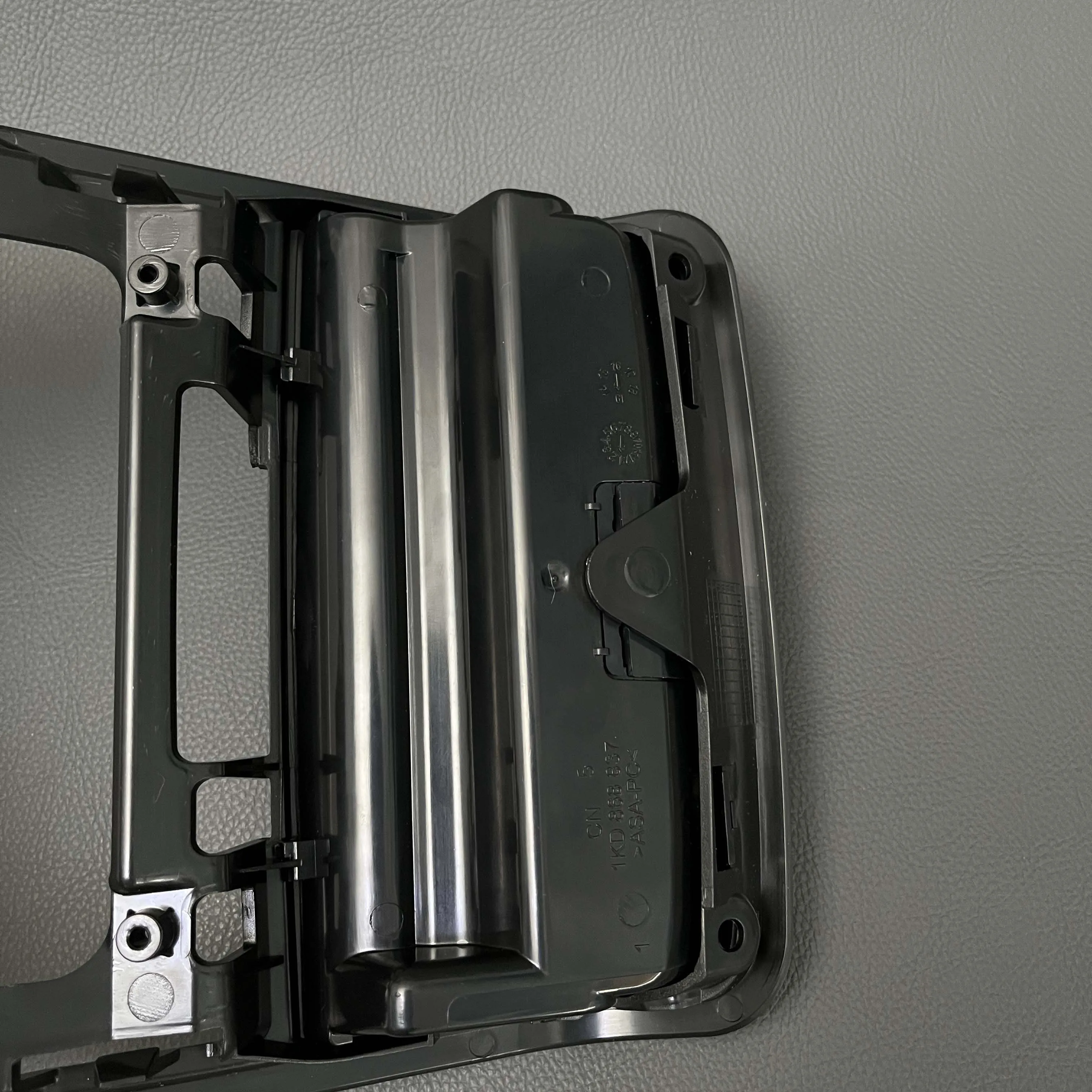 1K0868837 Czarne etui na okulary przeciwsłoneczne do VW Golf 6 MK6 Tiguan 1K0 868 837 — zdjęcie 5