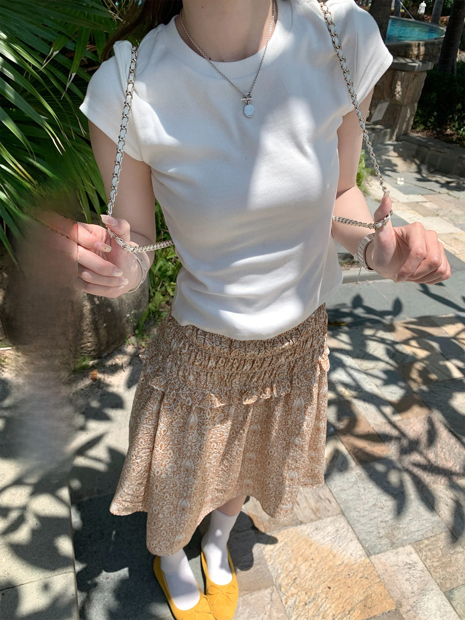 

Женская футболка Slim Fit с круглым вырезом, однотонная, универсальная, в корейском стиле, с коротким рукавом, стандартной ширины плеча