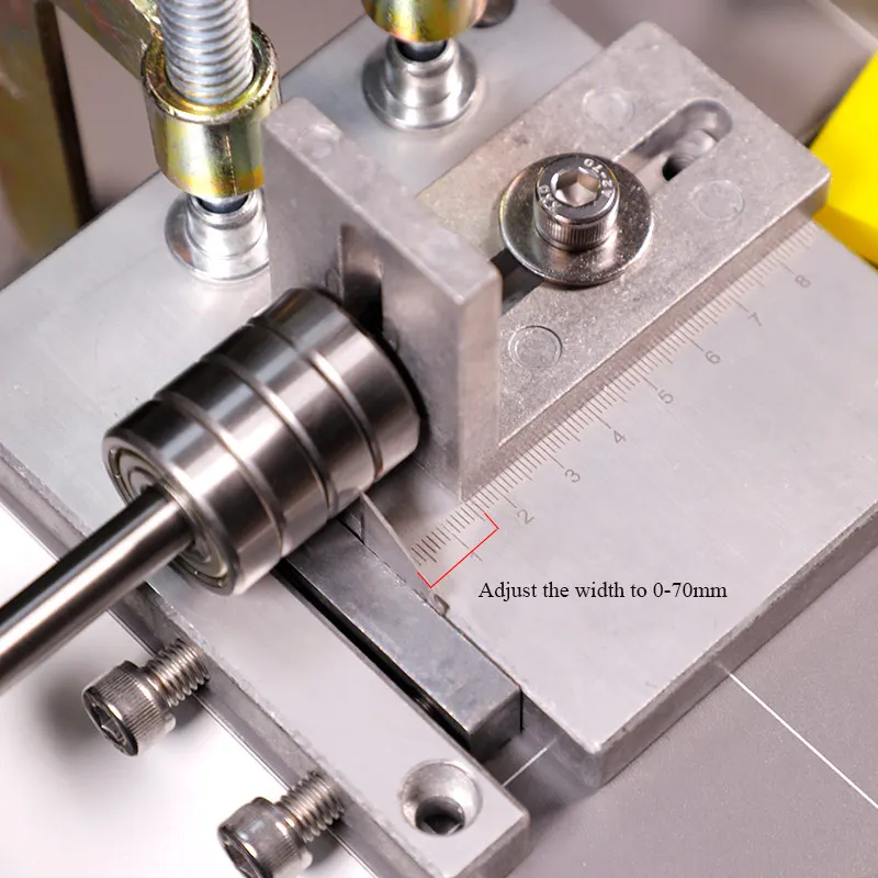 

Aluminium Alloy Plate Leather Belt Cutting Machine, Max 60mm Cut Width, for Thick, Hard Leather Strap Cutting Tool