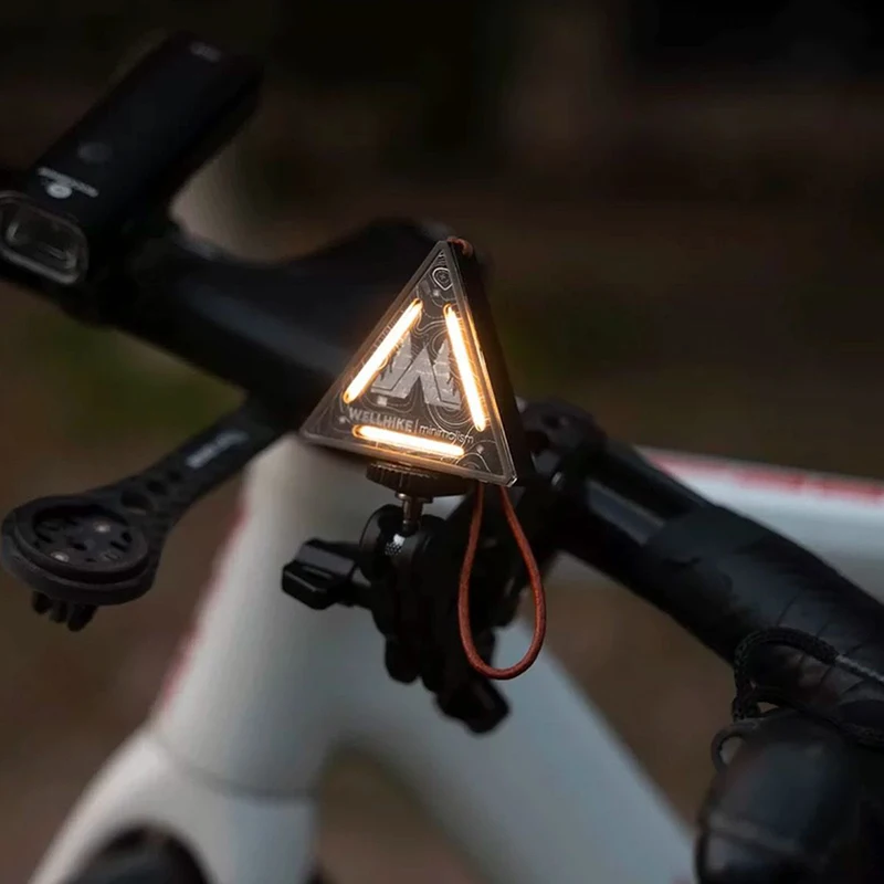 

LED Outdoor Mini Direction Light With 4 Modes Camping Backpack Light Adjustable Brightness Waterproof