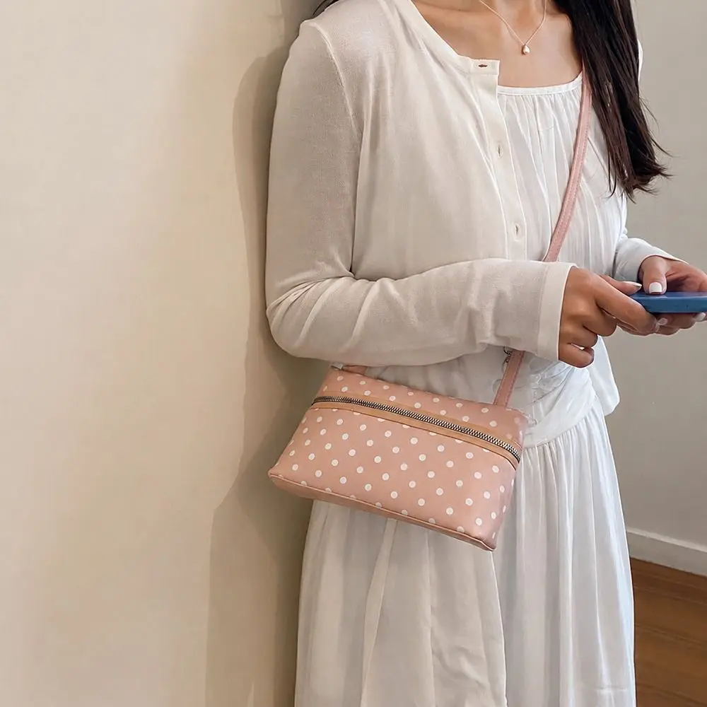 Modische Umhängetasche mit Reißverschluss und Polka-Dot-Muster, Leichtgewichtige Messenger-Tasche mit Verstellbarem Schulterriemen, Polka-Dot-Reißverschlusstasche für Dates – Detail 2