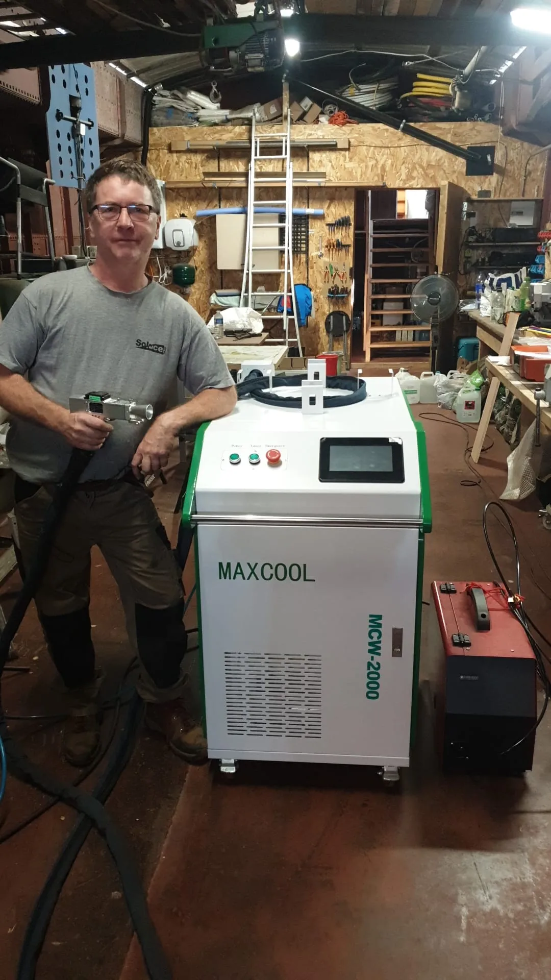 MAXCOOL 2025 1kw 1.5kw 2kw 3kw يده آلة لحام ألياف الليزر آلة التنظيف بالليزر 3 في 1 للمعادن