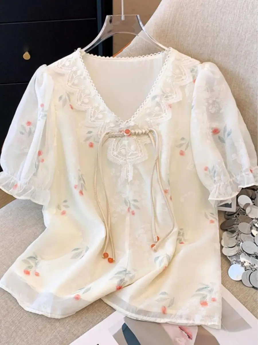 camisa-feminina-de-manga-curta-estilo-retro-chines-com-renda-bordada-e-bolso-aparencia-jovem-design-floral-lenco-quadrado