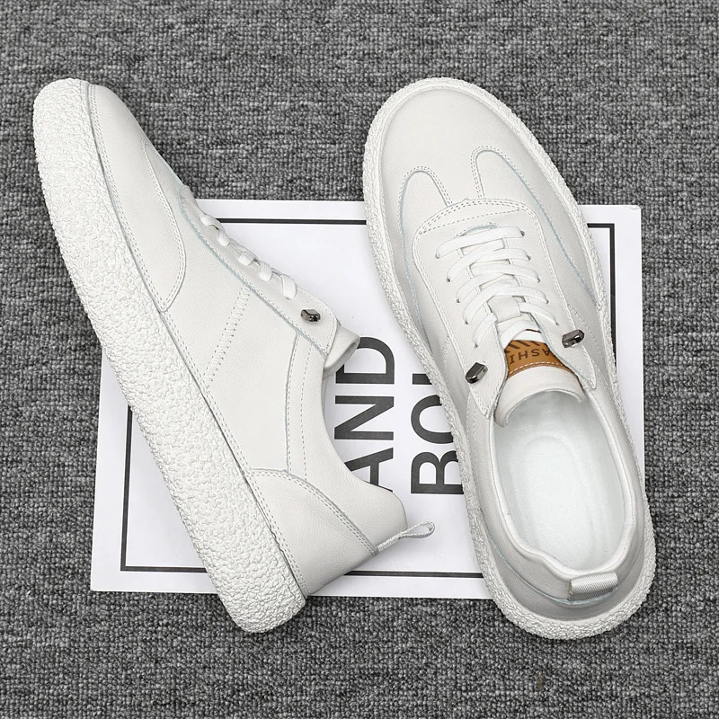 

Новые мужские повседневные туфли из натуральной кожи, модные белые кеды на плоской подошве, молодежные кроссовки на шнуровке