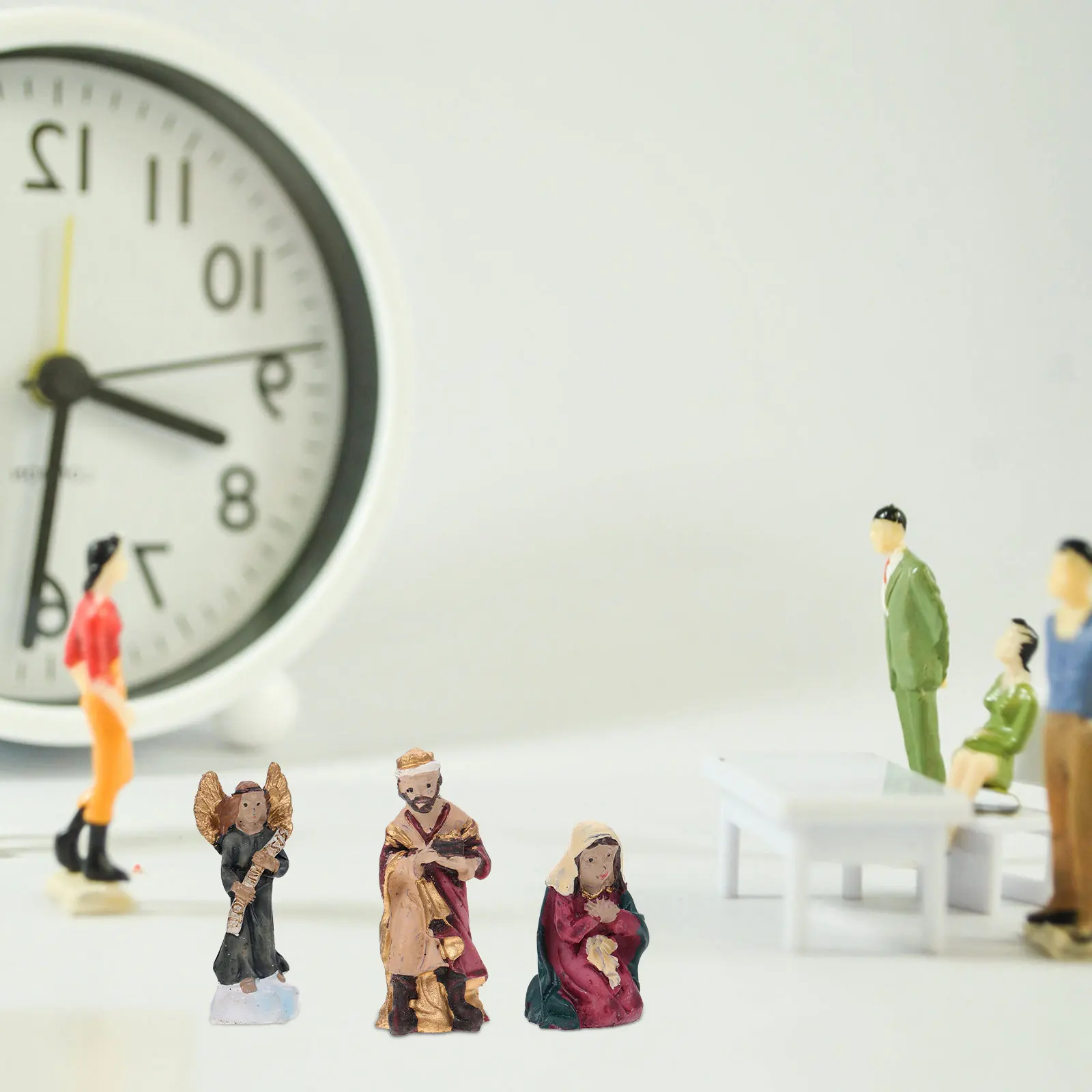 

1Set Nativity Scene Decor Resin Manger Set with Jesus Holy Family Figures for Christmas Church Home Office Display Religious