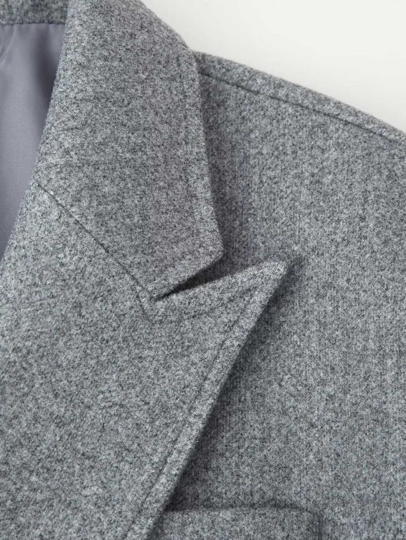 Modischer grauer Wollmantel mit Quasten für Damen, lässiger Revers-Mantel mit langen Ärmeln, doppelreihig, mit Taschen, lockerer langer Mantel, Damen-Outwear für den Alltag. – Detail 29