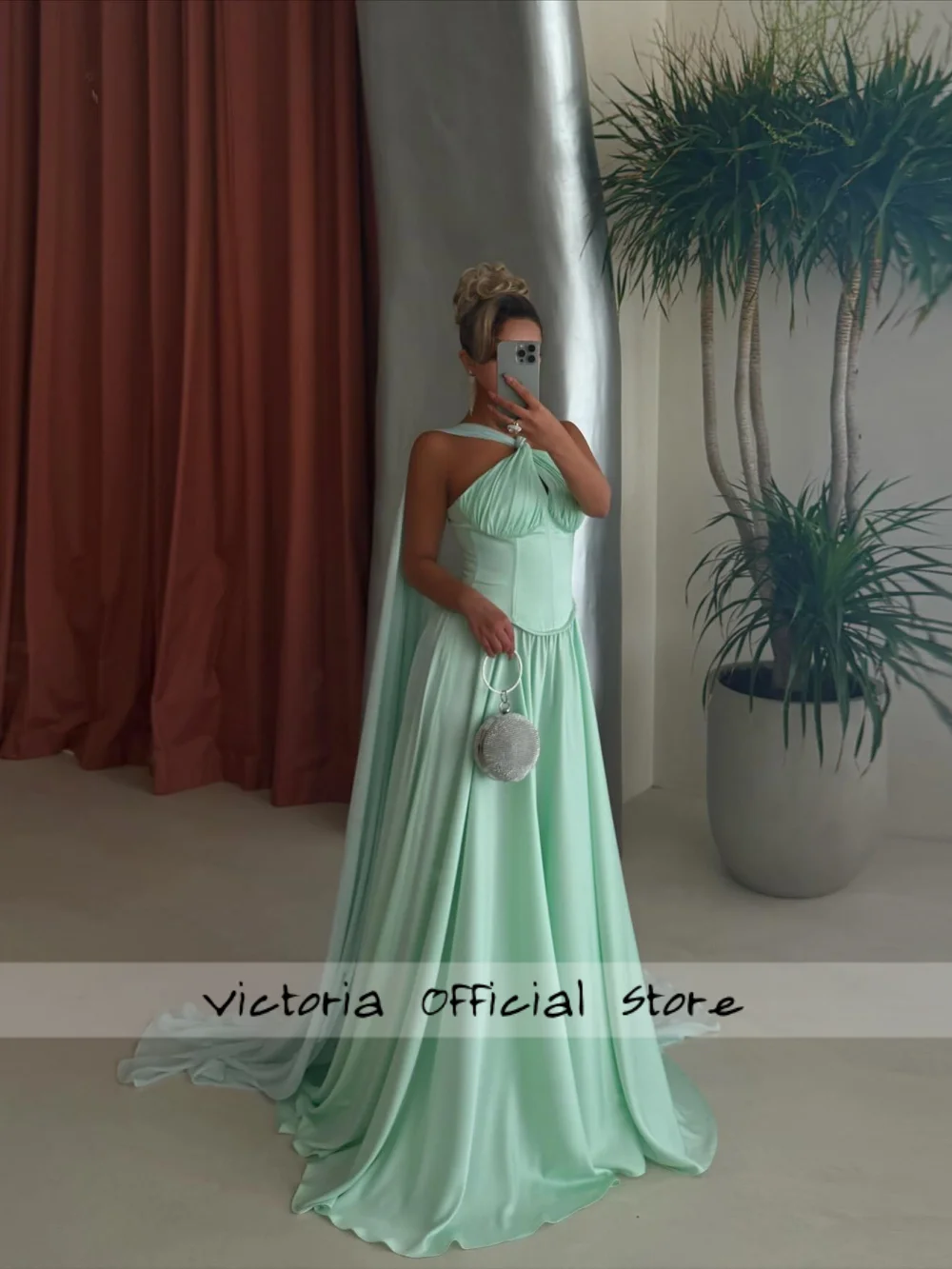 فساتين سهرة رسن باللون الأخضر العطري فاخرة وأنيقة في دبي على شكل حرف A فساتين استقبال ذات ثنيات رداء السهرة حسب الطلب