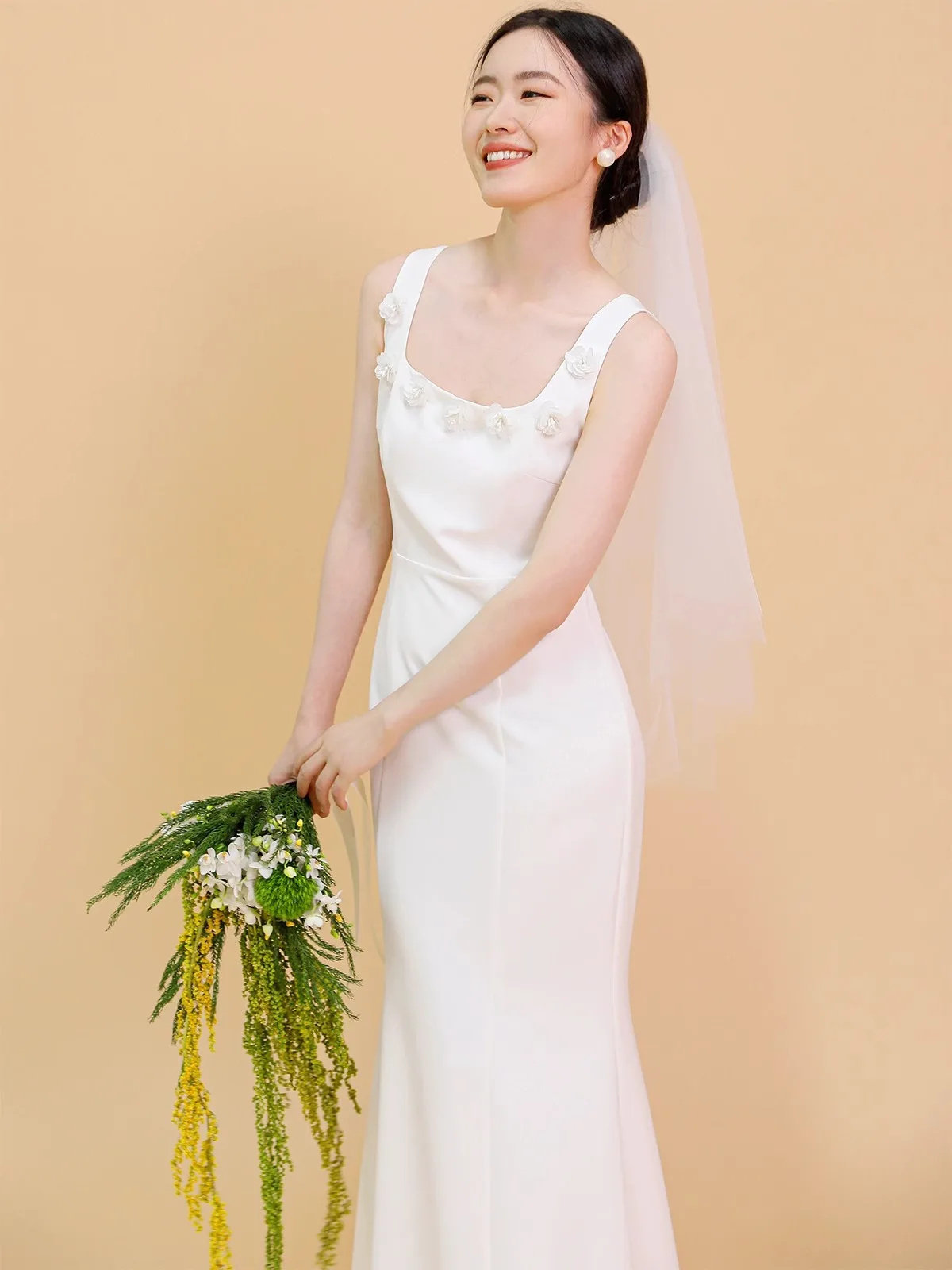 

Ele Simple Wedding Dr for Women Luxury Bridal Gown with Strap Ele White Dr for Registration And Ceremony