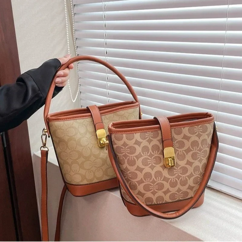 

Classic Luxury Designer Diaper Bag Women Elegant Leather Tote Large Capacity Stylish Crossbody Handbag For Superstar Show