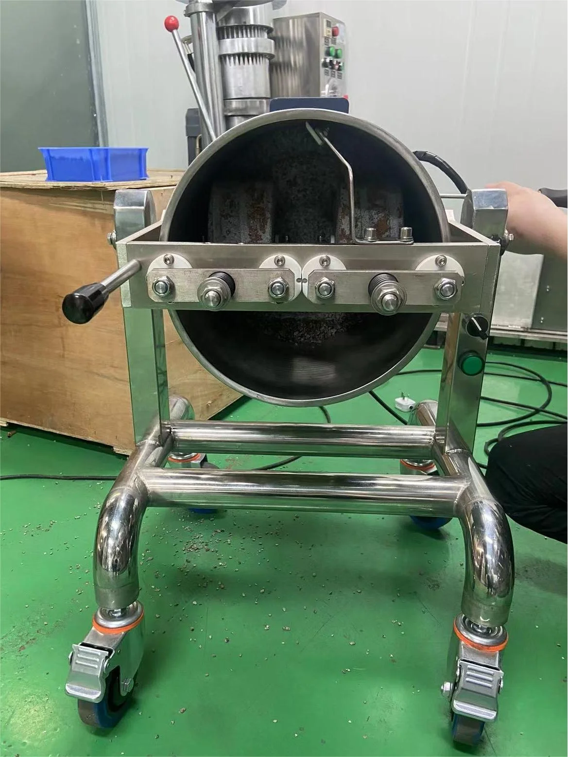 Automatic Small Chocolate Stone Grinder 10 L Chocolate Melanger  Cocoa Bean Processing Machine