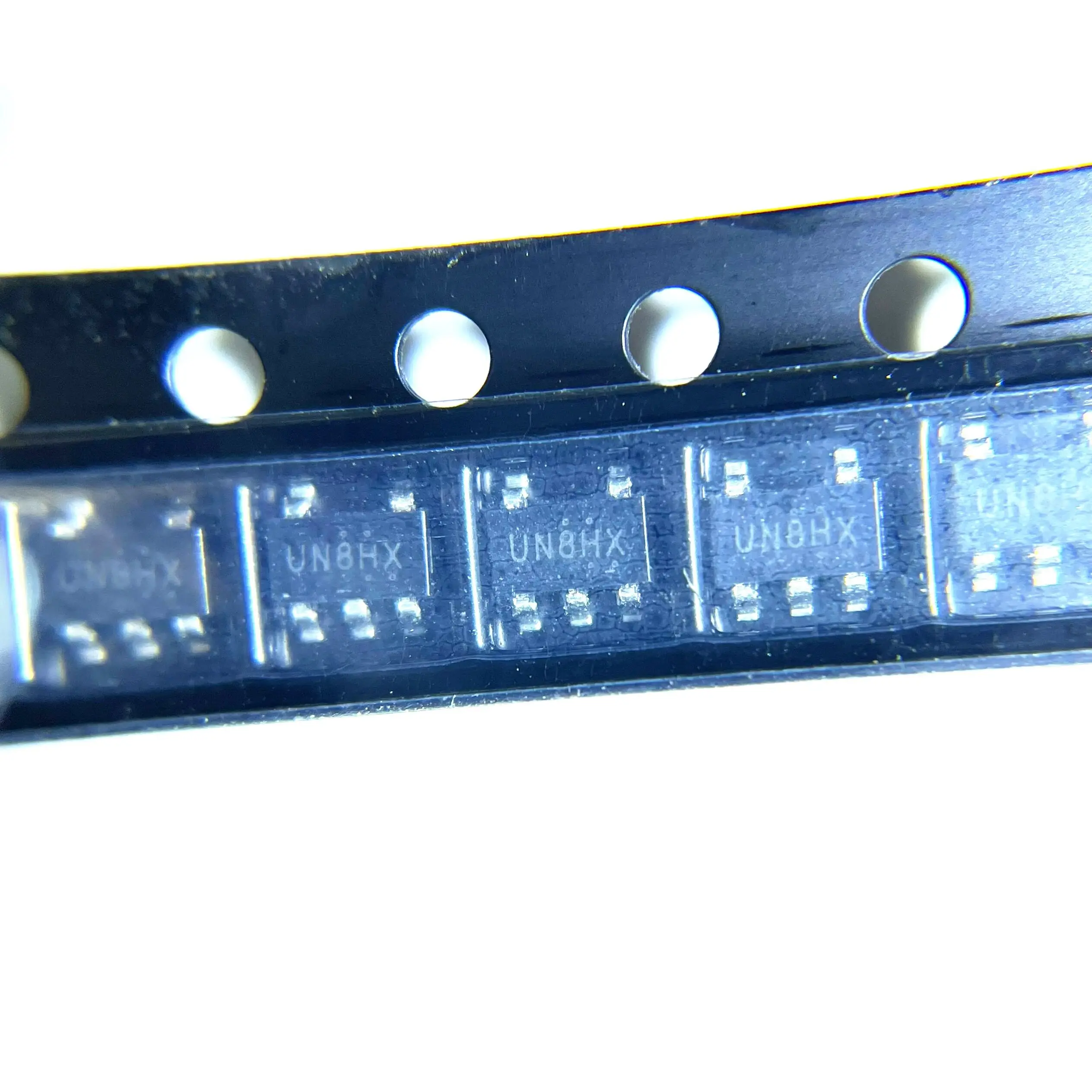 HX6001-NEC UN8HX Battery Management IC Independent Linear Lithium-Ion Battery Charger with Thermal Regulation