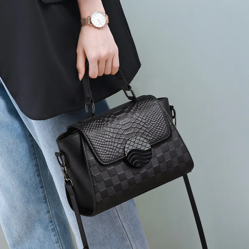 

Luxury Shoulder Bags for Women Designer Handbags High Quality Famous Brand Tote Purse for Modern Lifestyle