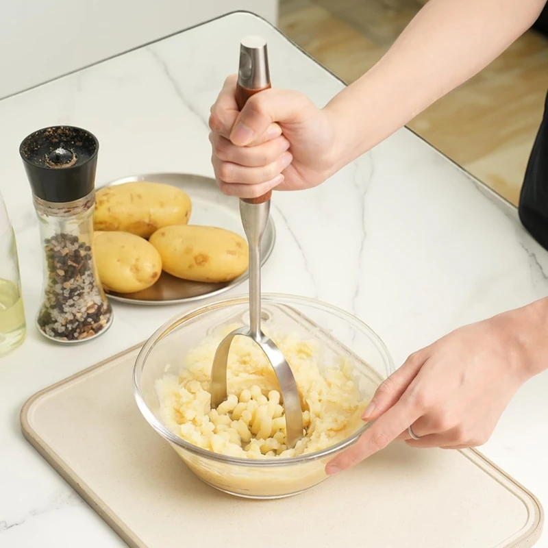 Potato Masher Stainless Steel, Manual Mashed Potato Masher,Wooden Handle Potatoes Smasher Kitchen Tool for Potatoes Retail
