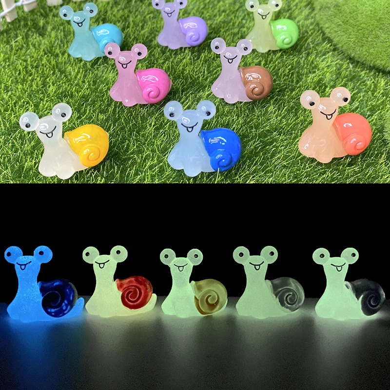 2Pcs Glowing Mini Snails Miniature Moss Micro Landscape Decoration Glow In The Dark Snails Figurines Fairy Garden Accessories